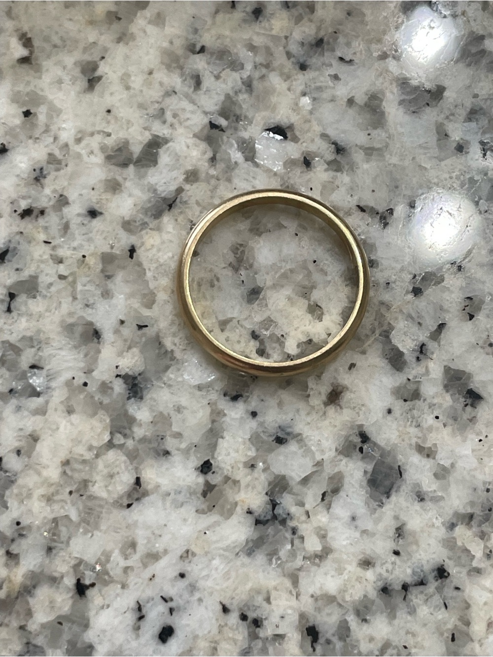Cartier 1895 Classic 18k Yellow Gold Ring 2.5mm - Picture 3 of 8